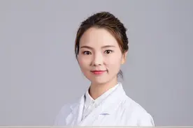 #感冒#发烧  头疼、口苦莫要慌！分享一个古方 #小柴胡颗粒#用药科普 #中医科普视频封面