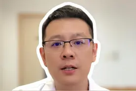 你有没有过这样的体验：胸口突然像针扎一样刺痛，但只疼几秒，这种情况会是心脏病吗？#硬核健康科普行动 #秋季为健康迈步 #胸口痛 #心脏不舒服 #心外赵铎视频封面