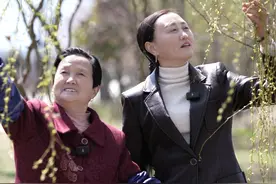 春天的第一口绿茶，柳叶茶你喝过吗？门前曾经的小柳树已经长成参天大树了……#我的乡村生活 #乡村美食 #柳叶茶 #柳芽视频封面