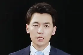 语文20多轮审查数学呢？#大v说 #大v说热点  #温儒敏回应语文教材相关质疑视频封面