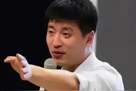 张雪峰聊女儿学习不好的出路：混个本科学历进银行工作#张雪峰谈女儿教育 #张雪峰建议女儿进银行视频封面