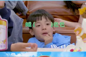 范世錡诱惑萌娃吃蛋糕，萌娃：才不上你当呢 #超凡萌主闯一夏  #范世錡带娃有点意思  #萌娃  #抖音综艺独家现场  #萌娃综艺节目推荐 @武艺 @武星 @范世錡xxxF @咱柚俊了 @是田点吖  @是李嘉曦李语佳呀视频封面