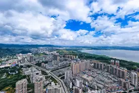 贵州最强的县，威宁。威宁不管是人口