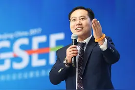 一天全球销量19亿瓶，可口可乐做到了坚持一！#姜岚昕 #姜岚昕东方战略管理之父 #姜岚昕年度演讲 #全球社会企业家生态论坛视频封面