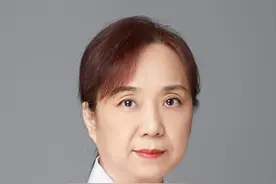 光敏性皮炎有哪些症状？#皮炎视频封面