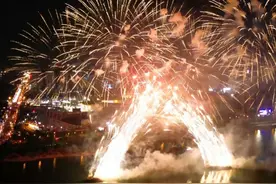 株洲厂BA烟花秀将于7月5日晚在湘江株洲市体育中心段上演，敬请期待！#直播株洲