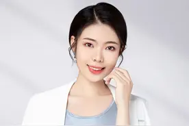 “请大家向前走，不要回头” 七三一部队罪证陈列馆门口，出现了一批小讲解员#稚嫩的声音却让人热泪盈眶 #哈尔滨 #731罪证陈列馆视频封面