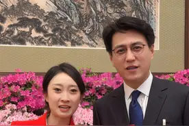 3月5日，北京，《生活帮》记者在两会现场偶遇全国政协委员、山东籍演员靳东。他现场为家乡代言：好客山东欢迎您！#靳东 #全国两会视频封面