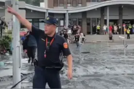 台湾花莲堰塞湖二次溃堤，警方指挥民众狂跑避难，“宛如灾难片”