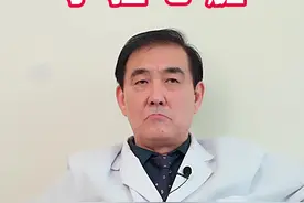 军医急救手捏心脏#医生 #医学科普 #急救 #急诊 视频封面