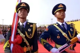 九三阅兵护旗手，也是咱河南人！为咱们河南小伙点赞！#大象主播说 @盛梦珂 Kerr