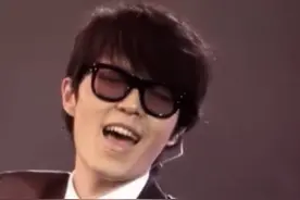 3月1日，赋音乐有限公司发布消息称，方大同于2025年2月21日早晨，平静而安详地离开了这个世界。据此前报道，方大同曾因操劳过度，出现气胸而数度住院。#方大同 #音乐