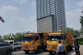 地震致大量演唱会粉丝滞留曼谷，有人创建共享互助文档，“目前仍有部分粉丝失联”视频封面
