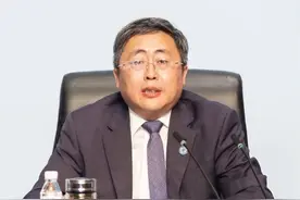 #哈尔滨音乐学院党委书记关健主动投案 ，上月还出席毕业典礼和毕业生进行了合影留念