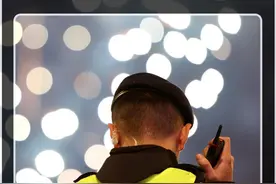 港警白衬衫轮换巡逻路上，那些不为人知的小细节 