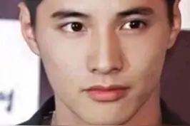 韩国影坛的不老男神——元彬！这颜值放到你们班上是什么水平？#男神 #元彬 #颜值 视频封面