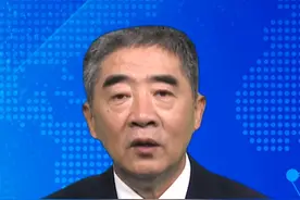 印防长登航母对巴示强 若爆发海上冲突 鹿死谁手 尚未可知 #印巴冲突 针对印度防长登上航母向巴基斯坦喊话，#直新闻 时事评论员@杜文龙 杜文龙认为，印巴局势有可能再度升温。由于印度在空中作战主力战机全部损毁，可能想通过叫嚣海上冲突提振士气。视频封面