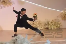 9月28日，河南商丘，新郎成龙自幼习武，专攻桑搏，婚礼上后空翻帅气出场#婚礼上后空翻#河南dou知道 视频封面