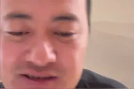 总能借到豪车，一车库都自己的 #吴琪步友 #吴老臭骑摩托 #摩托车 #每日一笑视频封面