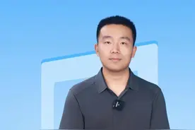 “这么热的天，去哪儿纳凉？”是夏天很多市民的消暑之问。最近，郑州地铁35处人防便民服务点免费开放，这不仅是简单的避暑场所，更是照见城市文明的一面镜子。（记者 郭北晨 李晓星 王坤源 李克）