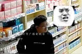 买了五六年的摆件 突然发出叫声，男子听到后吓懵了...网友：幸好是白天视频封面