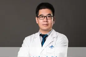 骨密度低，坚持三吃五不吃，它就不敢低了 #年终健康知识干货大赏 #硬核健康科普行动 #医疗健康创作训练营 #骨科 @骨勇者边卫国 视频封面
