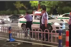 山东济南莱芜公安深夜“清场”，重拳整治“飙车炸街”视频封面