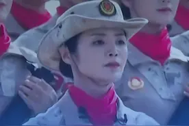 九三阅兵女民兵方队飒爽英姿，保定李依潼担任方阵领队，父亲：女儿参加阅兵是全家人的骄傲（视频来源：保定新闻传媒中心公共频道编发部 记者 刘鹏 宋金凤 王增辉）#九三阅兵 #抗战胜利80周年
