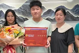 7月17日，黄州第一封录取通知书已送达，祝贺张景凯同学圆梦国防科技大学!#录取通知书 #高考视频封面
