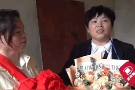 一家三口火车站乘车，妈妈被拐女儿失踪，37年终于团圆。妈妈：愿天下无拐！#媒体精选计划视频封面