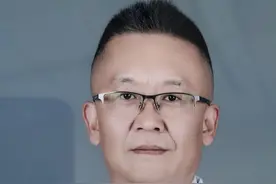 患者脖子肿胀老是担惊受怕，别担心来听听找医生怎么说#医疗健康科普训练营 #医学科普 #甲状腺 #乳腺健康 #门诊日常视频封面