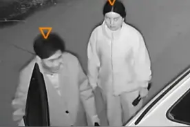 俩小伙车内看鬼片，女生悄悄来到身后魂都吓没了视频封面