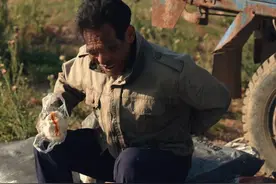 我装病逃学，父亲却在装没病挣钱，我还有什么理由不努力 #三根葱男团视频封面