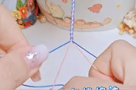 四股辫的快速勾线编法！四股辫的慢动作编绳教程 #四股辫 #四股辫教程  #编绳教程 #手工diy #手工编绳视频封面