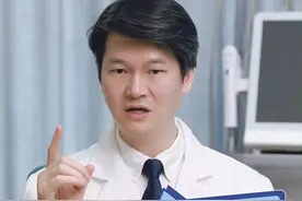 激光治疗后都有反黑的可能性，那什么是反黑？反黑又会不会退呢？这是困扰很多想要祛斑或正在接受祛斑治疗的患者的问题，今天通过白话方式让大家可以更加清楚了解激光后反黑全过程。#祛斑方法 #激光祛斑 #激光反黑 #变美 #医学科普视频封面