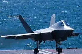 一件看似不起眼的零件确实飞机起飞航母的关键 #军事科普 #军事科技 #军事爱好者 #军迷发烧友