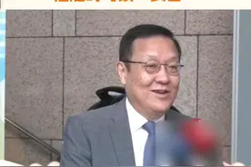 日前，美国国务院网站删除了“不支持台湾独立”的表述。台当局外事部门忙不迭地表达所谓“感谢”。有岛内舆论认为，这就是特朗普政府的一个小把戏。#美国务院视频封面