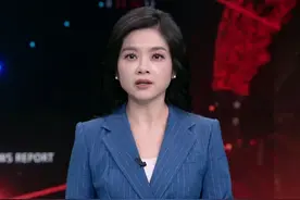 宝鸡一女子 #驾车追撵 另一女子，两无辜路人被撞倒地。车依旧没停，继续加速追击。已移交警方处理，正在调查中。#宝鸡