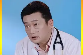 男孩患上罕见心脏肿瘤。儿科专家却用英语刁难家长视频封面
