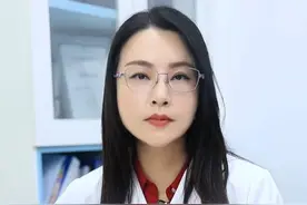 宝宝出开期的信号，新手家长注意了 #育儿 #宝宝长牙 #抖出健康知识宝藏 #在抖音pick你的健康搭子 #解锁春日健康清单视频封面