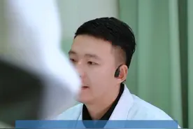 天气越来越热，手脚控制不住的出汗，很可能是手汗症！能治！！！ #手汗症 #硬核健康科普行动  #出汗视频封面