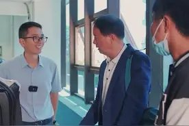 60岁父亲给儿子买车，为何一定要买自己消费不起的车？ #理性消费