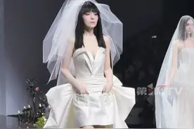3月29日，上海，54岁“雪姨”王琳穿婚纱走秀，气场十足状态满分！“不想那么快变老，一直在运动。运动使人年轻，运动使人健康，运动使人快乐！”视频封面