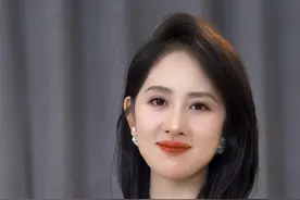 等你过了30岁，没有稳定的工作，没有存款，亲人遇到事你拿不出钱来，你就会明白，什么脸不脸的，情啊爱啊，都没用不重要，没有钱走到哪，你都低人一等，好好赚钱吧，为了将来的某一天，我们也能说一句，有钱真好，而不是无奈的说，要是有钱，就好了#girlstalk #女性成长 #女性智慧 #情感共鸣 @抖音短视频 @DOU+小助手视频封面