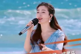 “浪姐6”票数断层式第一成黑马，3月26日，李晟发文称：昨天到现在都懵着，谢谢大家的守护和厚爱。“李佳航超话 给李晟投票”等话题冲上热搜。#浪姐6 #李晟 #李佳航视频封面