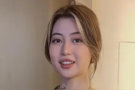 中俄混血儿小姐姐！#混血儿 #街头丘比特 #街拍美女 #完美身材视频封面