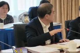 好房子怎么建？机器人“学徒”来了！全国人大代表、上海建工集团党委书记杭迎伟在发言中谈到建筑机器人的一系列生动应用，引发关注与思考。他说，这些机器人现在是“学徒”，未来是“伙伴”。#全国两会