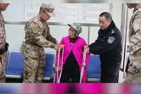 武警官兵暖心救助走失老人（郭志康）视频封面