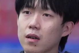 世乒赛男单首次夺冠，为了赢可以付出一切。王楚钦：什么是信念？信念就是想赢。（央视频号：面对面）