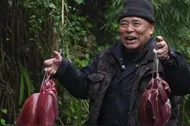 爸爸买了四笼猪肝回来，让我给他朋友做盐焗猪肝，这次加了新配方，口味更香，味道更浓#农村美食 #抖出家乡味 #新农人计划2025视频封面